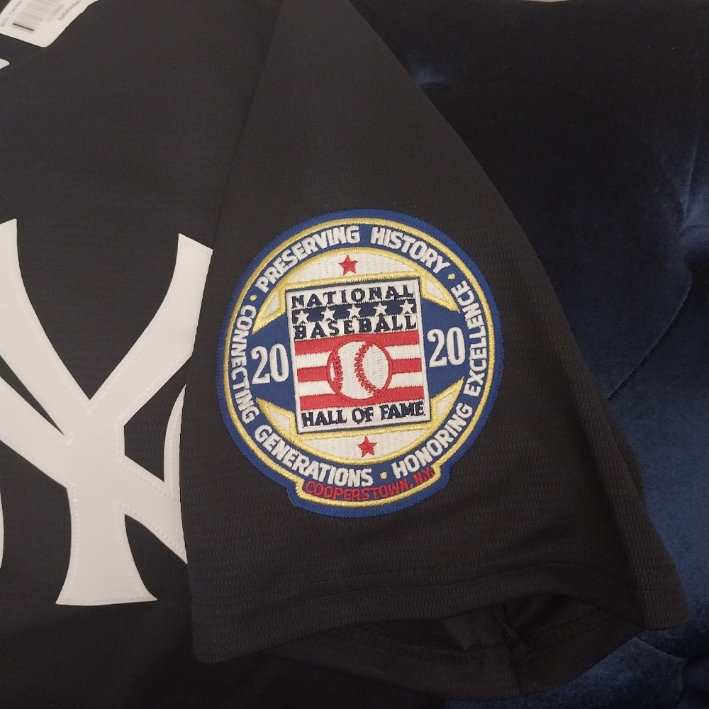 Authentic OFFICIAL Baseball Hall of Fame New York Yankees  Jeter Jersey. SOLD